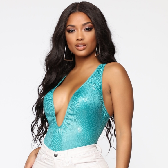 Fashion Nova Jade snake skin Bodysuit (medium) - Picture 6 of 6